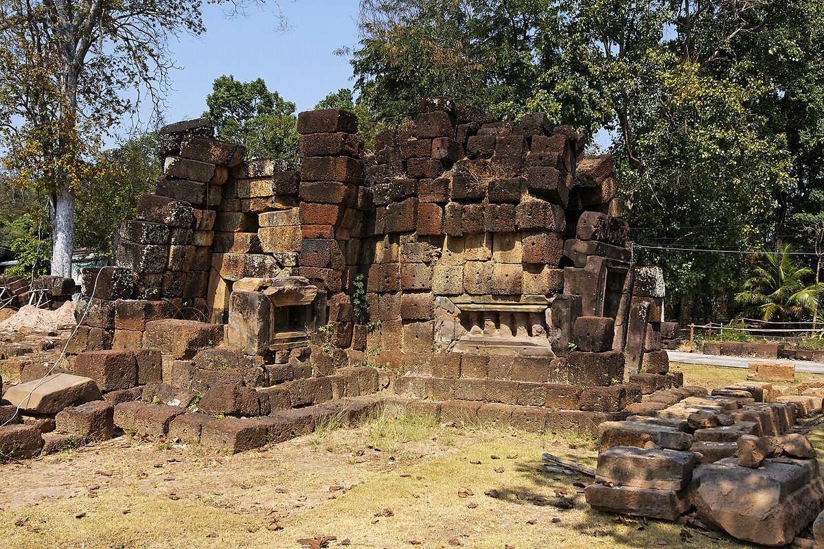 สระน้ำโบราณ