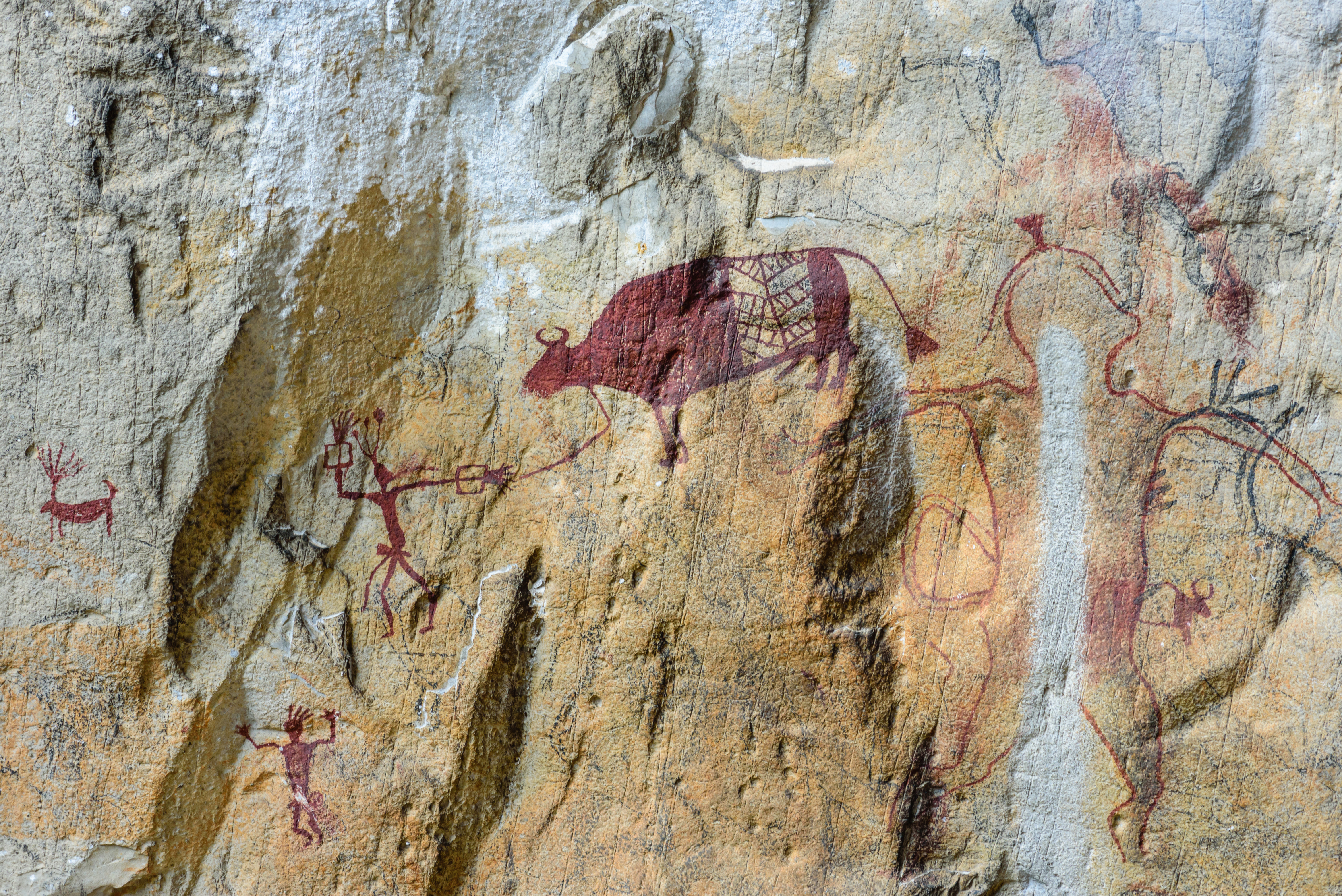 ภาพเขียนสีของมนุษย์ยุคก่อนประวัติศาสตร์ที่เขาปลาร้า